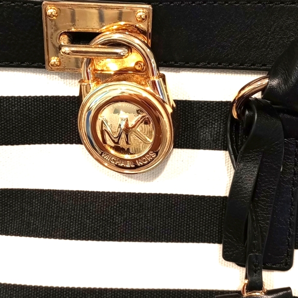 Michael Kors Hamilton Stripe Satche bag LIKE NEW - Picture 3 of 14